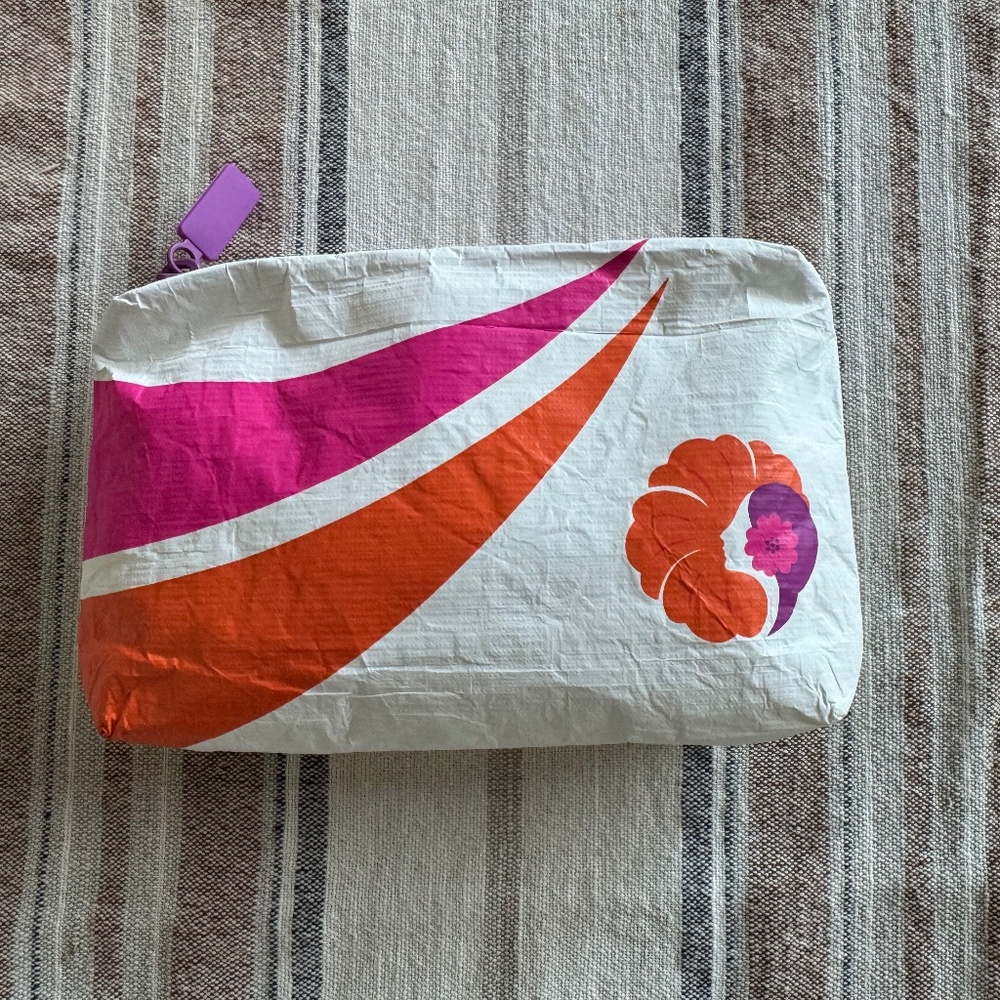 Aloha Collection Mini pouch Hawaiian Airlines special edition